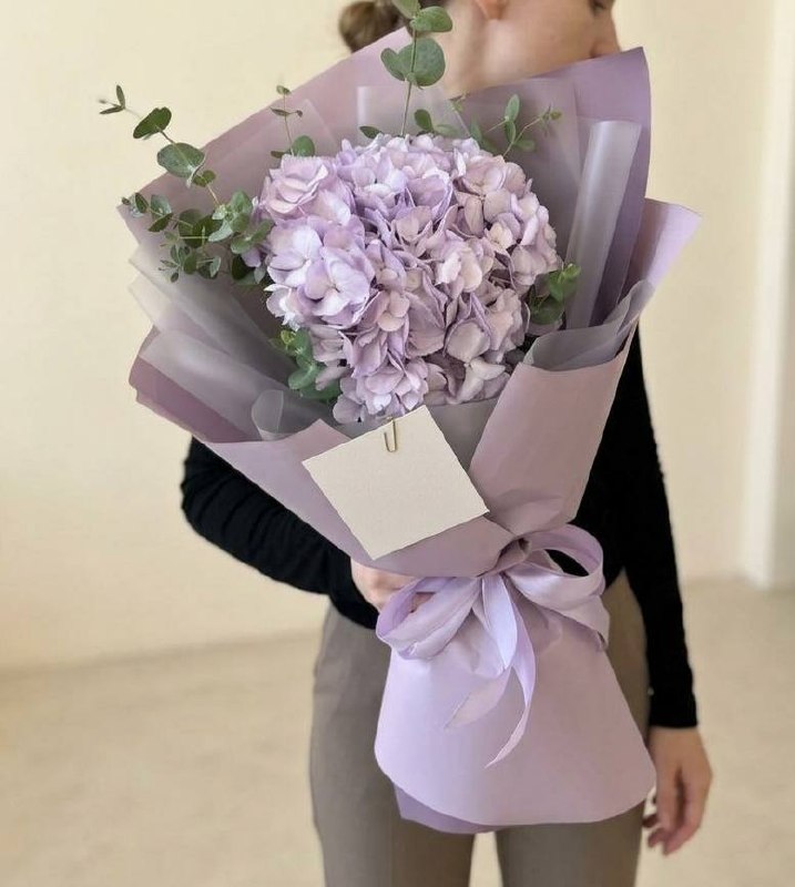 Моно-букет из фиолетовой гортензии